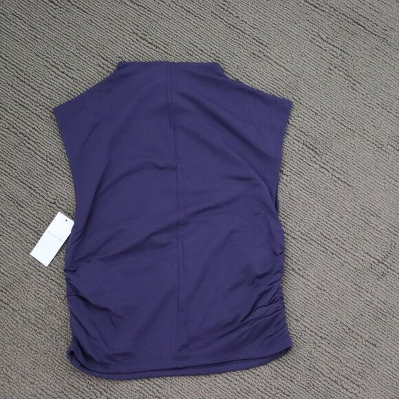 NWT Abercrombie The A&F Paloma Top - Navy Size Medium - Picture 8 of 8